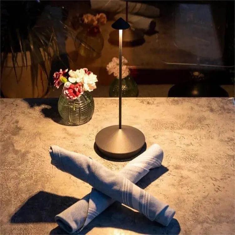 Skanto | BeamLuxe - Elegante kabellose Tischlampe