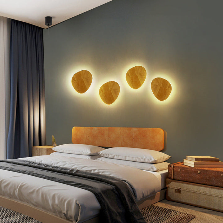 Skanto | Moderne minimalistische runde, unregelmäßige ovale LED-Wandleuchte aus Holz für das Wohnzimmer