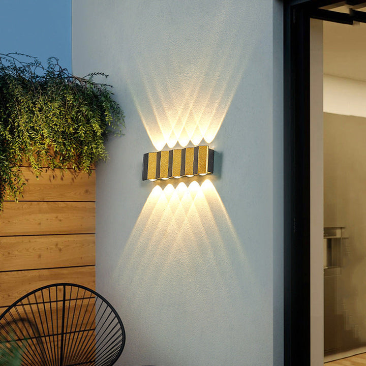 Skanto | Moderne Luxus-LED-Wandleuchte aus goldenem Aluminium für den Außenbereich, wasserdicht, für die Terrasse