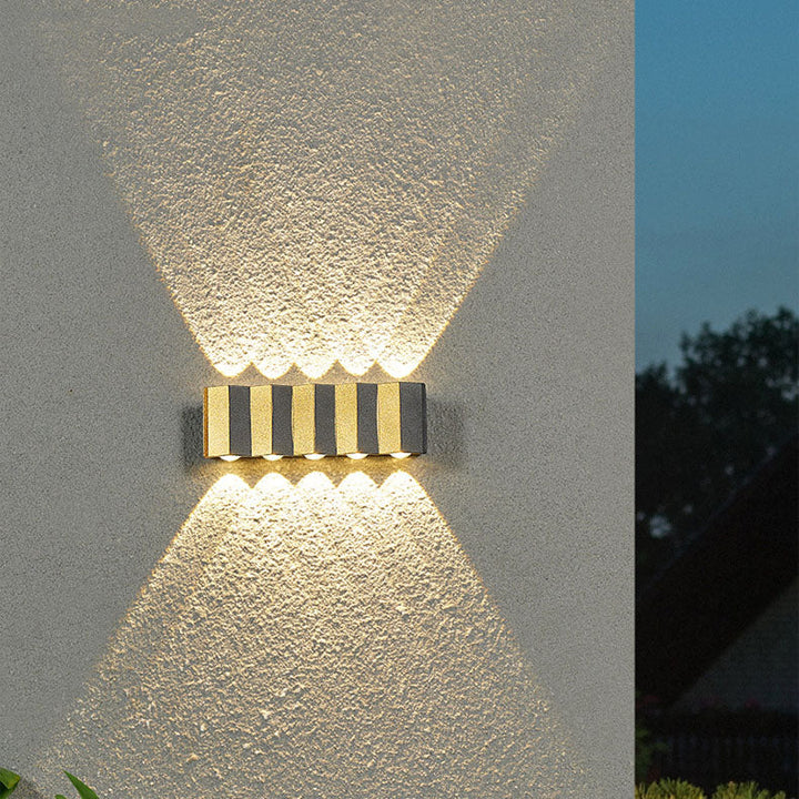 Skanto | Moderne Luxus-LED-Wandleuchte aus goldenem Aluminium für den Außenbereich, wasserdicht, für die Terrasse