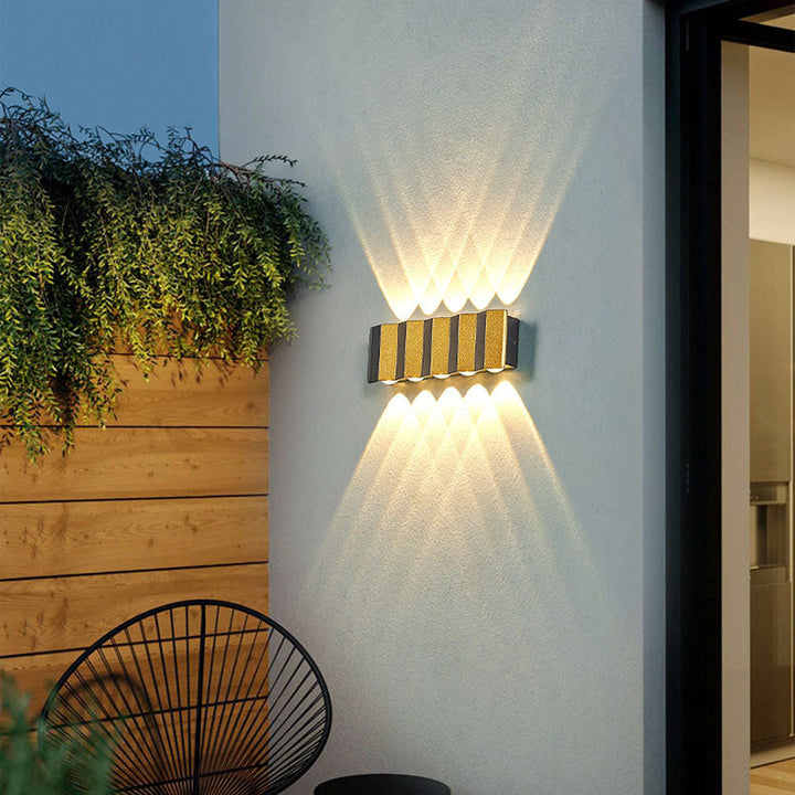 Skanto | Moderne Luxus-LED-Wandleuchte aus goldenem Aluminium für den Außenbereich, wasserdicht, für die Terrasse