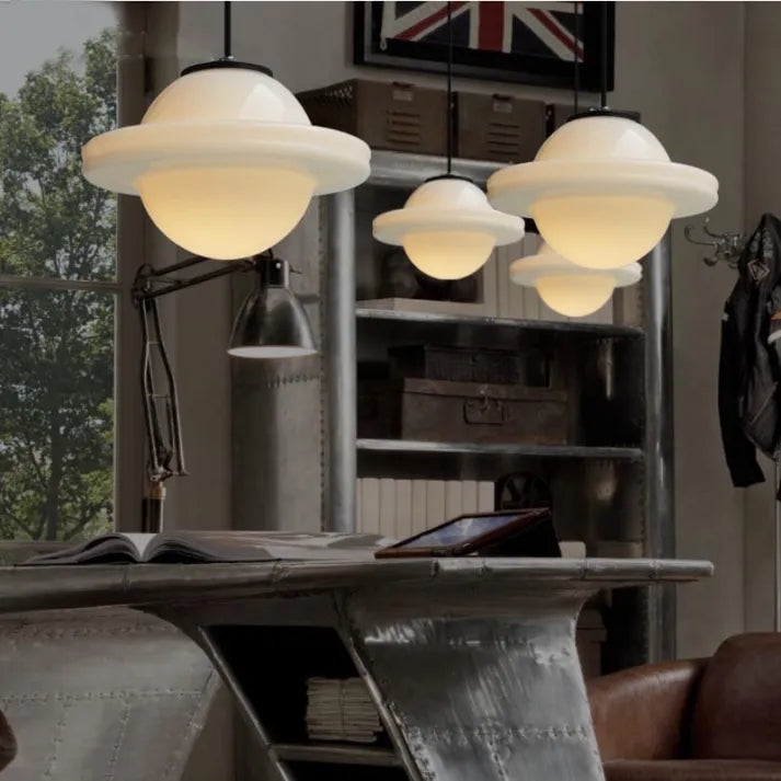 LumiNéo – Moderne geometrische Pendelleuchte aus Milchglas