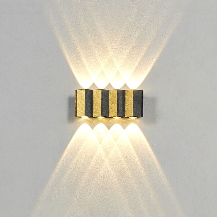 Skanto | Moderne Luxus-LED-Wandleuchte aus goldenem Aluminium für den Außenbereich, wasserdicht, für die Terrasse