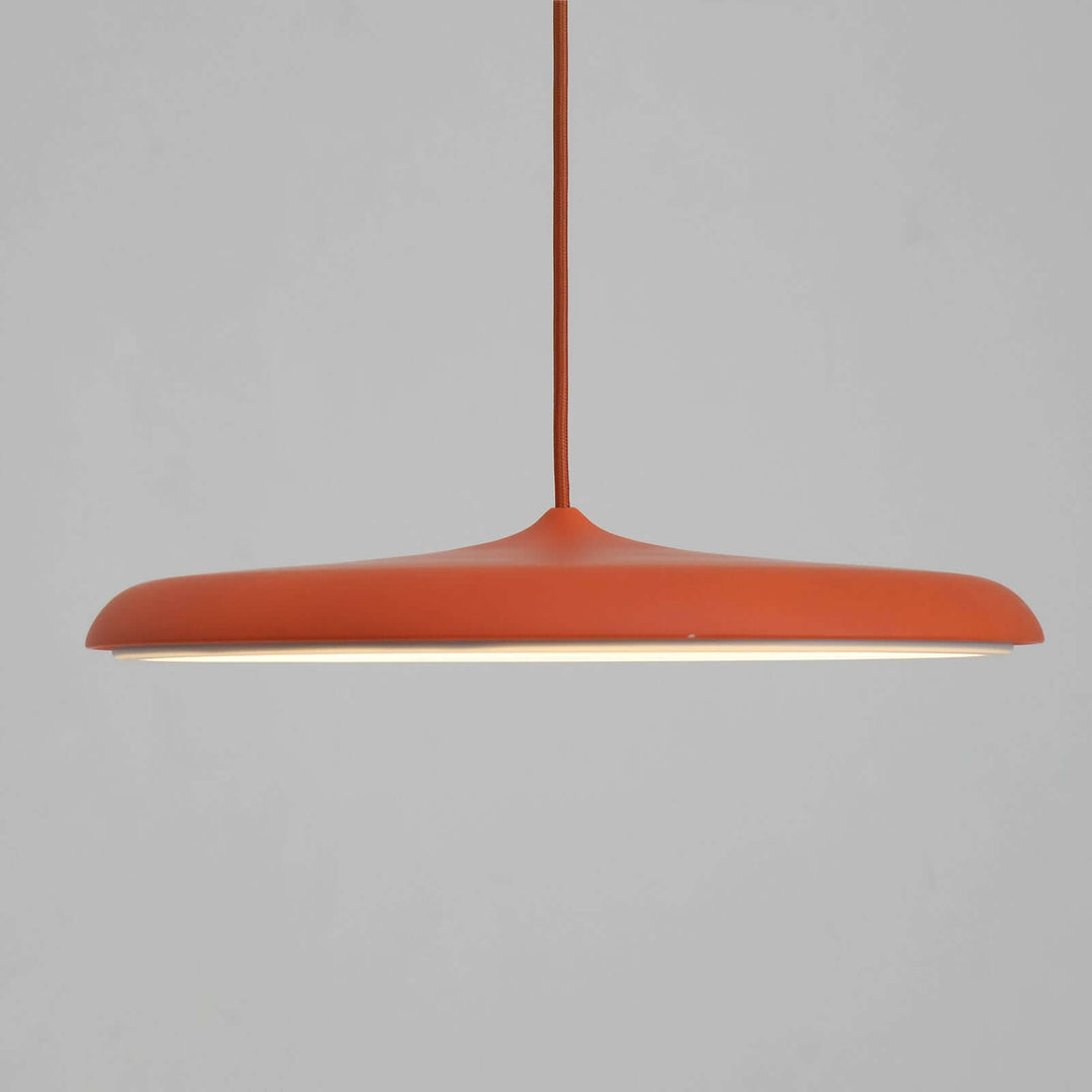 Skanto | Moderne Pendelleuchte mit schlichtem Design für zeitgenössische Interieurs