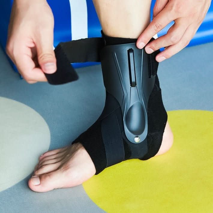 Skanto | Ergonomische Knöchelbandage mit doppelten Stabilisatoren & Grip Tech