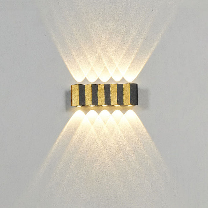 Skanto | Moderne Luxus-LED-Wandleuchte aus goldenem Aluminium für den Außenbereich, wasserdicht, für die Terrasse