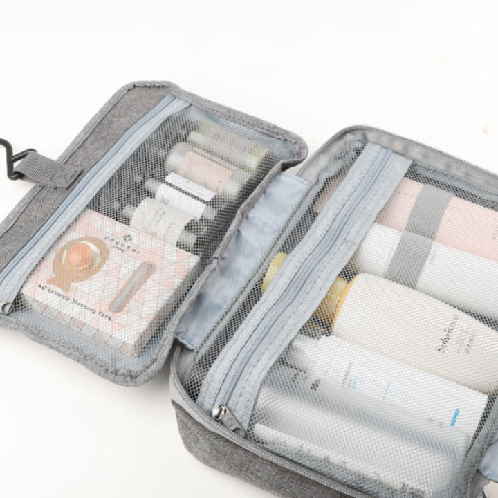 Skanto Skanto | Travelique Reise-Kosmetik-Organizer | Kompakt & Wasserabweisend | Mit 4 Fächern & 360°-Haken | Für Frauen & Männer