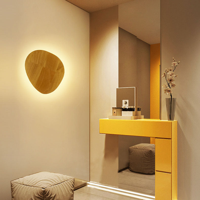 Skanto | Moderne minimalistische runde, unregelmäßige ovale LED-Wandleuchte aus Holz für das Wohnzimmer