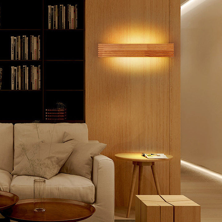 Skanto | Moderne LED-Wandleuchte aus Holz