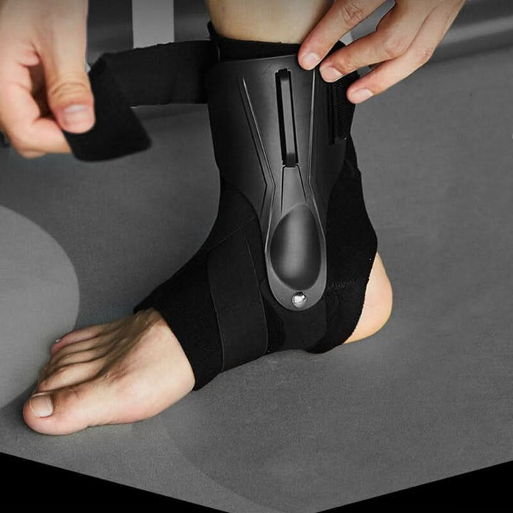 Skanto | Ergonomische Knöchelbandage mit doppelten Stabilisatoren & Grip Tech