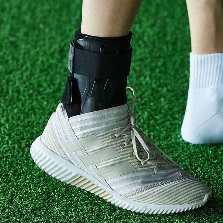 Skanto | Ergonomische Knöchelbandage mit doppelten Stabilisatoren & Grip Tech
