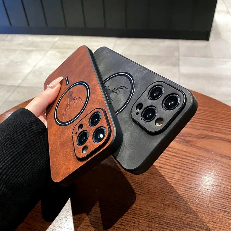 Skanto | Luxuriöse Hirschleder Apple iPhone Hülle | Magnetische Handyhülle, Kabellose Hülle, MagSafe, Kabelloses Laden, Schutzhülle, Cover für iPhone 15, 14, 13 Pro Max Plus