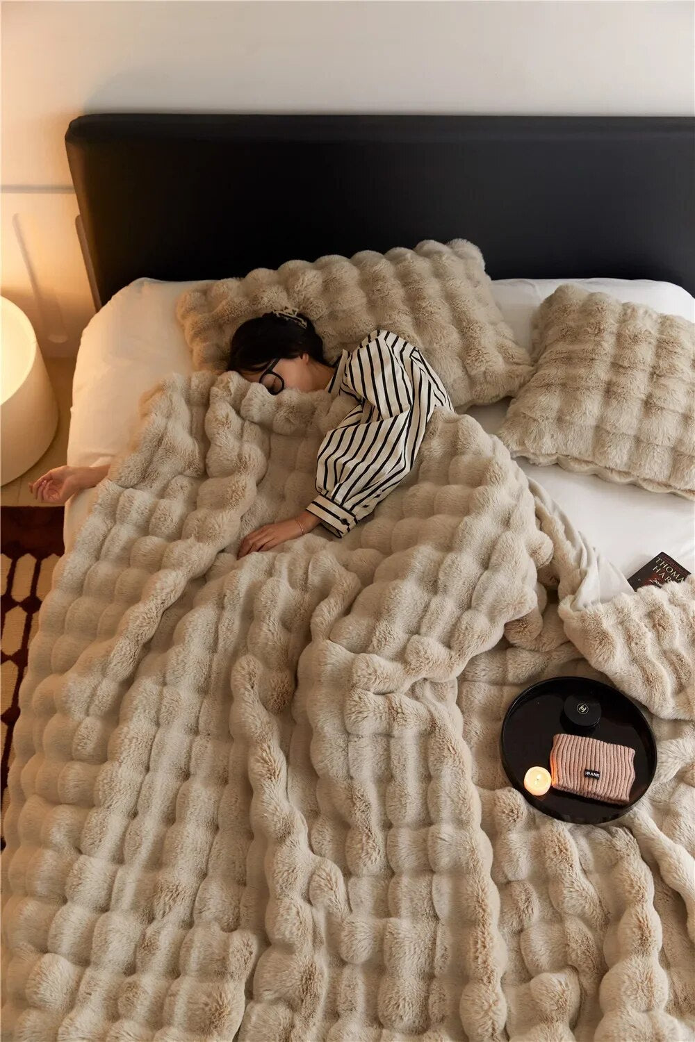 Skanto | SnugWrap | Luxuriöse Plus-Decke für ultimative Wärme & Komfort