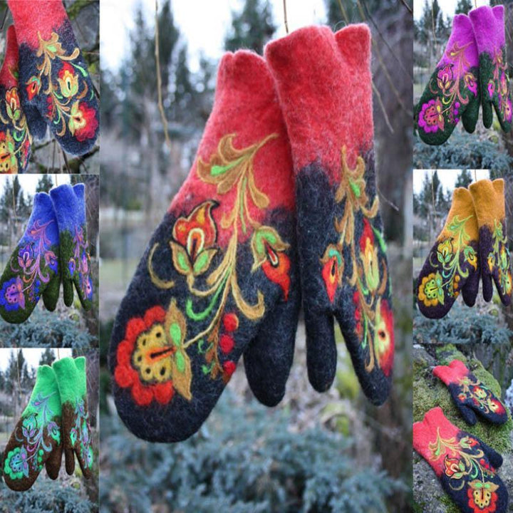 Skanto | Bestickte Weihnachtsfäustlinge mit Blumenmotiv