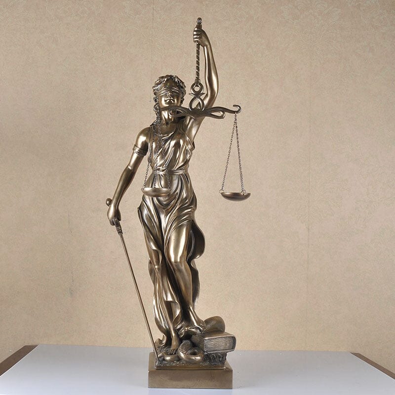Dekorative Statue der Göttin der Gerechtigkeit