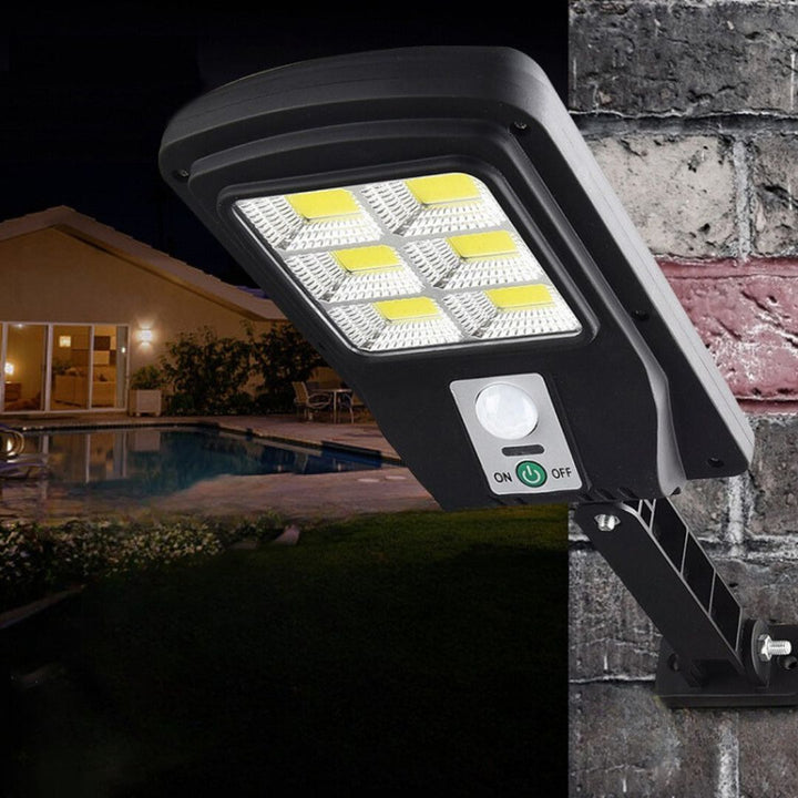 Skanto | Solar-Torleuchte mit 4000 Lumen (Ausverkauf)