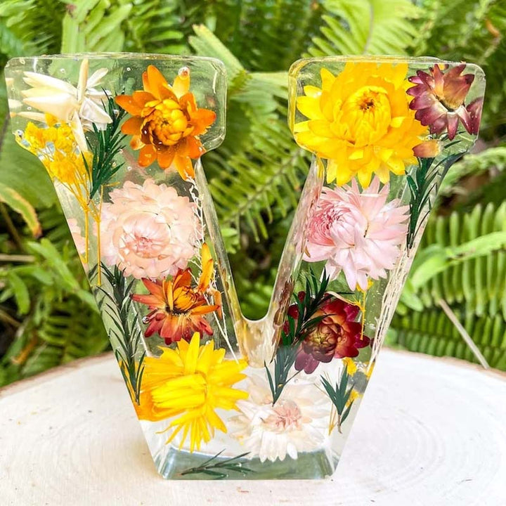 Harz-Blumen-Nachtlicht | LED-Deko-Lampe in Buchstabenform