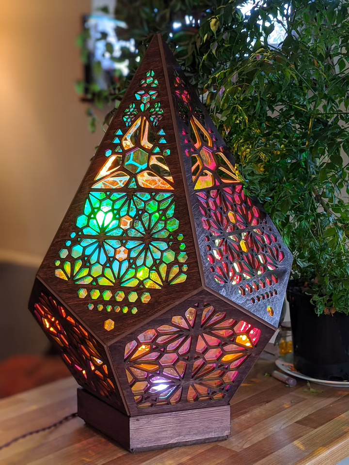 Skanto | LED-Tischlampe im Glasblock-Stil - LumiAura