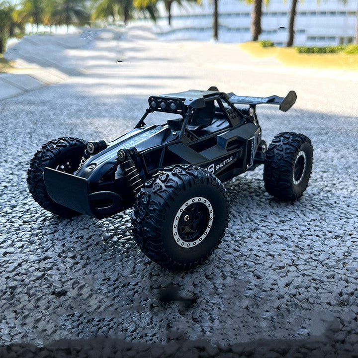 Skanto | 1:16 RC Auto mit LED-Lichtern – Hochgeschwindigkeits-Offroad-Abenteuer