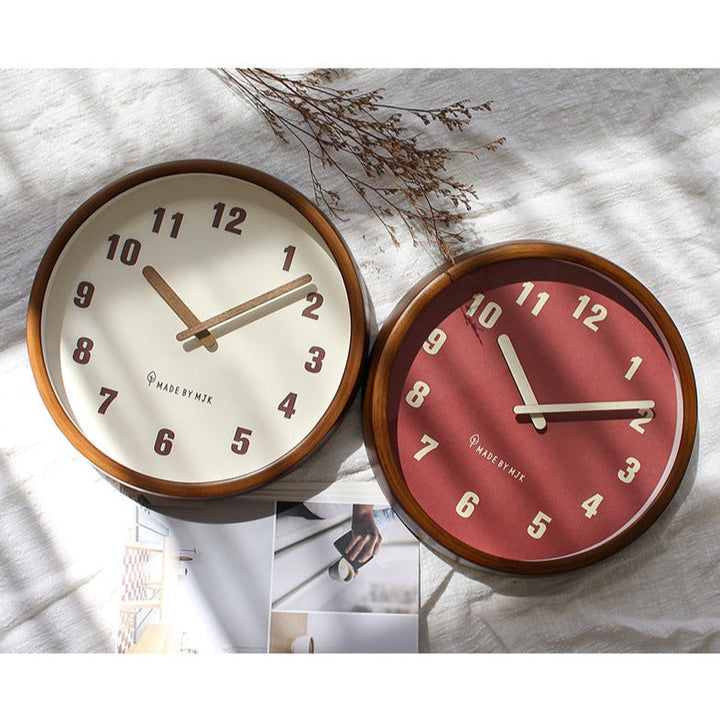 Skanto | Runde geräuschlose Wanduhr aus Naturholz, dekorative Uhr