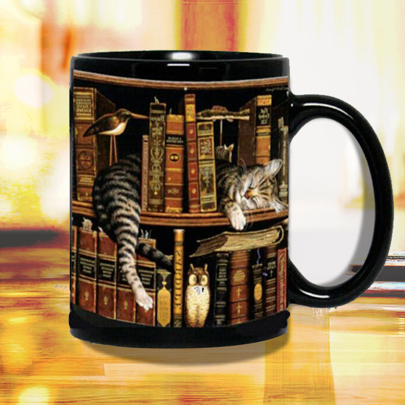Skanto | Bücherregal Keramik-Kaffeetasse – Geschenk für Katzen- und Buchliebhaber
