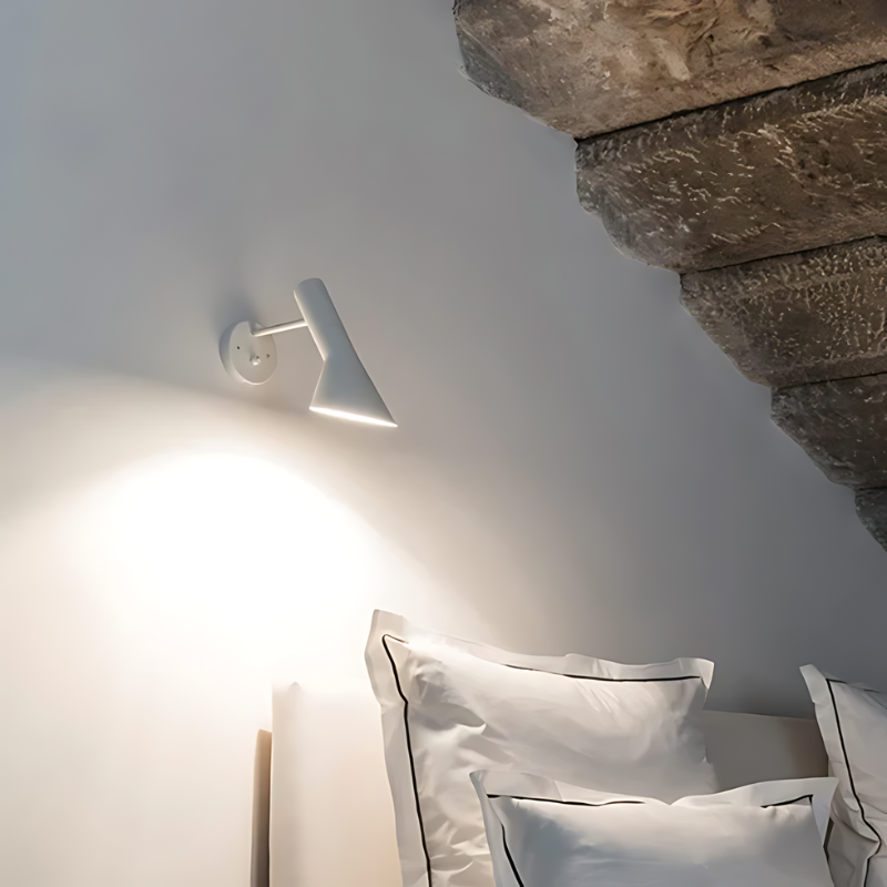 Skanto | LumiVera Vintage Wandlampe | Nostalgischer Look mit moderner Technologie | Robustes Eisen | Für Wohnzimmer, Flur und Essbereich