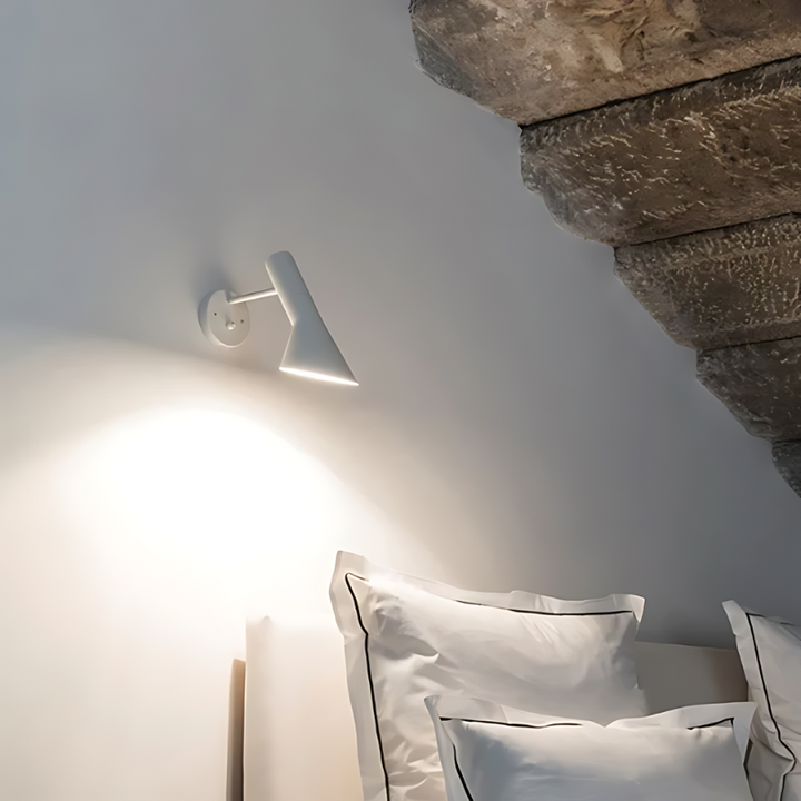 Skanto | LumiVera Vintage Wandlampe | Nostalgischer Look mit moderner Technologie | Robustes Eisen | Für Wohnzimmer, Flur und Essbereich