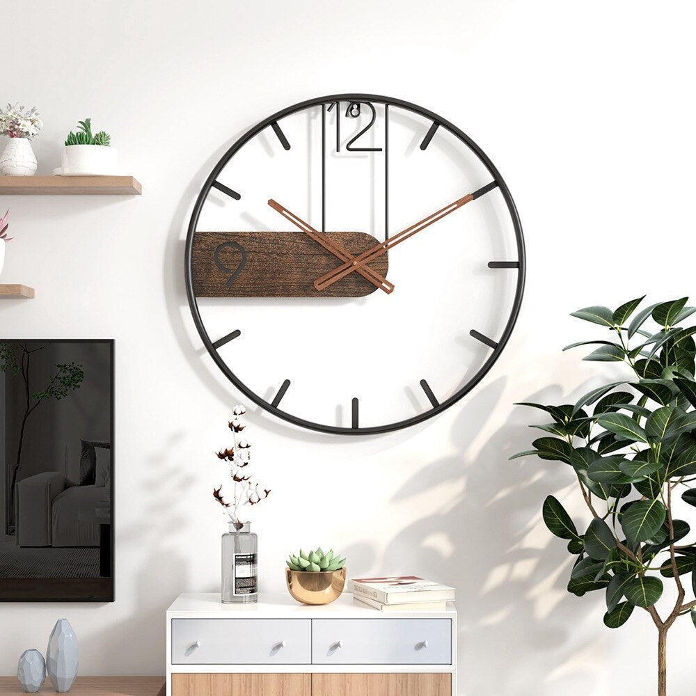Skanto Wanduhr aus Walnussholz