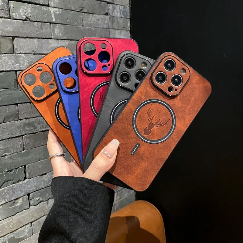 Skanto | Luxuriöse Hirschleder Apple iPhone Hülle | Magnetische Handyhülle, Kabellose Hülle, MagSafe, Kabelloses Laden, Schutzhülle, Cover für iPhone 15, 14, 13 Pro Max Plus