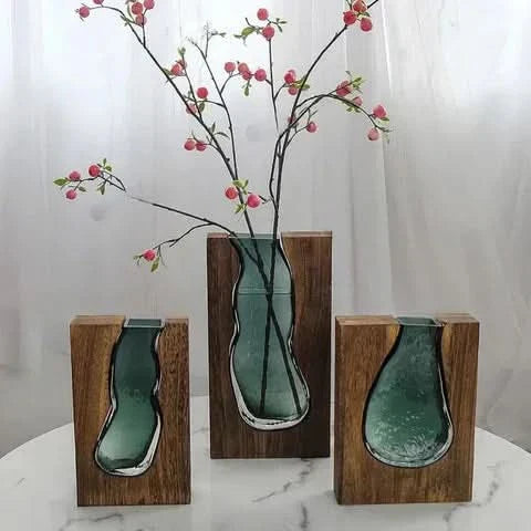Skanto | Skandinavische Glasvase mit Holz-Akzent für moderne Interieurs