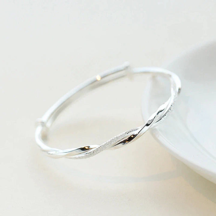 Elegantes geflochtenes Silberarmband