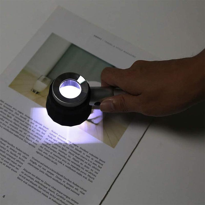 Skanto | 10-fach Lupe mit Skala und LED-Licht