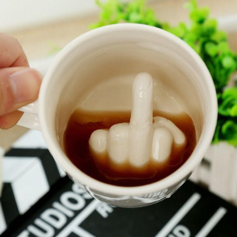 Skanto | Keramik-Mittelfinger-Tasse