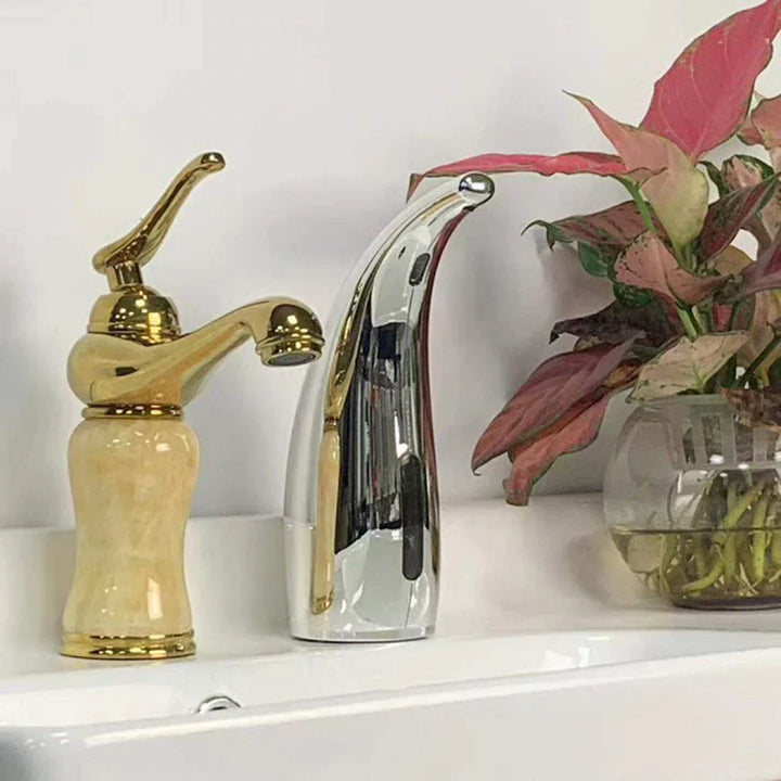 Skanto | „HygiFlow“ Automatischer Seifenspender mit Sensor und modernem Design