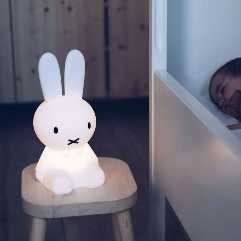 Skanto Kinder-Stehlampe | Kabellos & Dimmbar | Süßes Nachtlicht | Ambiente-Licht für Kinderzimmer