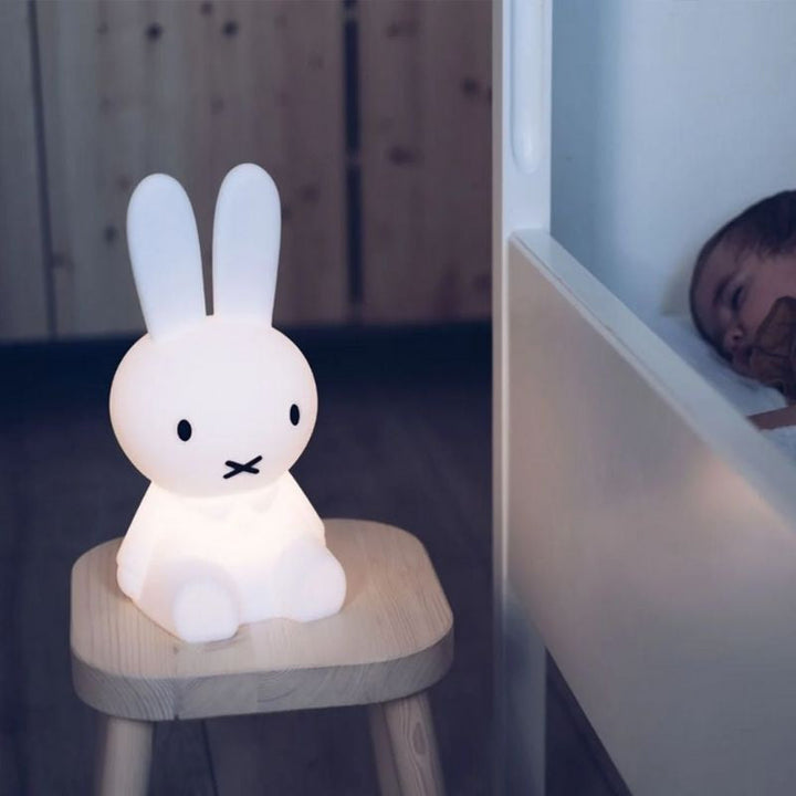 Skanto Kinder-Stehlampe | Kabellos & Dimmbar | Süßes Nachtlicht | Ambiente-Licht für Kinderzimmer