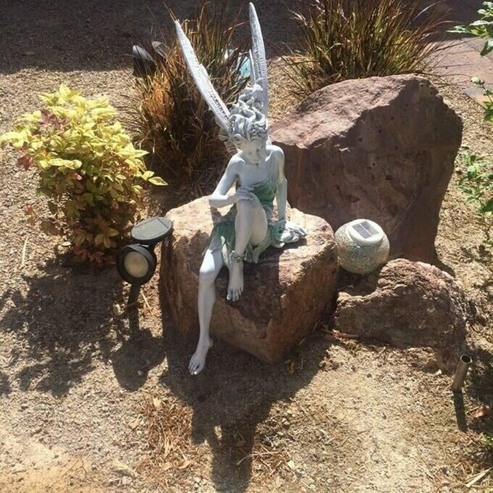 Skanto | Sitzende Feen-Gartenstatue