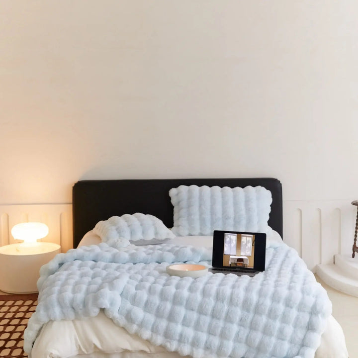 Skanto | SnugWrap | Luxuriöse Plus-Decke für ultimative Wärme & Komfort