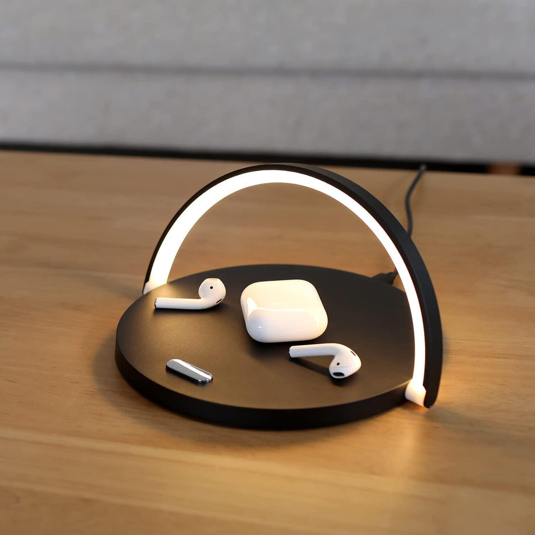 Skanto | PowerHub – 3-in-1 Kabelloses Ladegerät, Telefonständer & LED-Schreibtischlampe