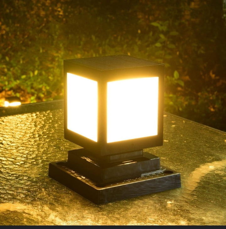 Skanto | Quadratische Solar-LED-Gartenlampe – Dekorative Außenbeleuchtung für Wege und Terrassen