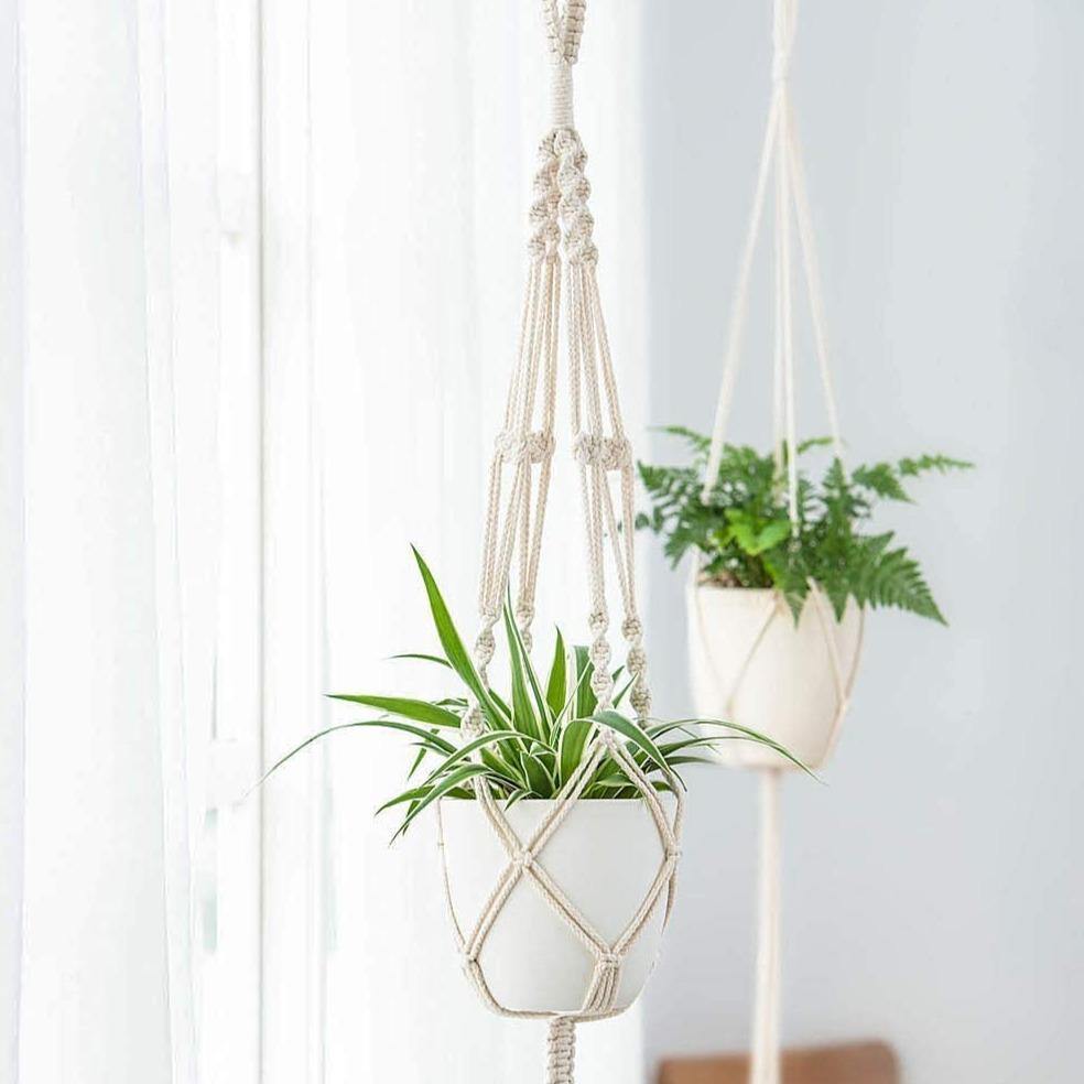 Skanto | 4-teiliges handgefertigtes Boho Makramee Pflanzenhänger-Set