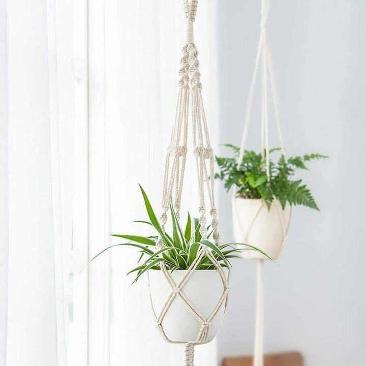 Skanto | 4-teiliges handgefertigtes Boho Makramee Pflanzenhänger-Set