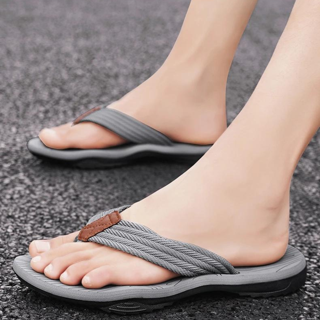 Skanto | Bequeme orthopädische Herren-Hausschuhe, stützend und gemütlich
