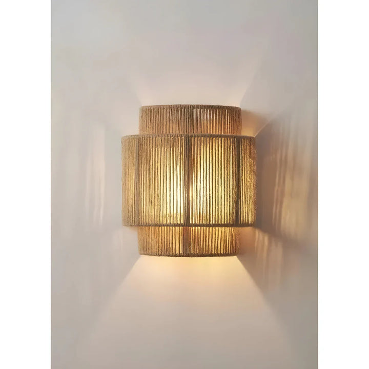 Skanto | Moderne Wandlampe aus geflochtenem Rattan