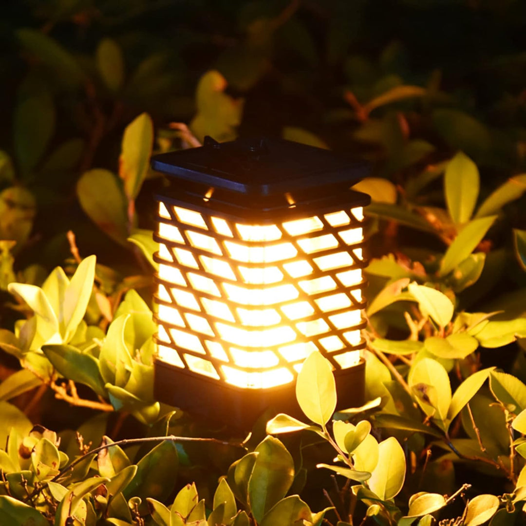 Skanto | Solarbetriebene LED-Gartenlaterne mit geripptem Design – Dekorative Außenbeleuchtung für den Garten