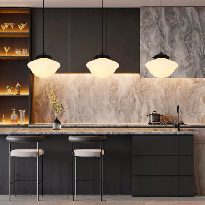 LumiNéo – Moderne geometrische Pendelleuchte aus Milchglas