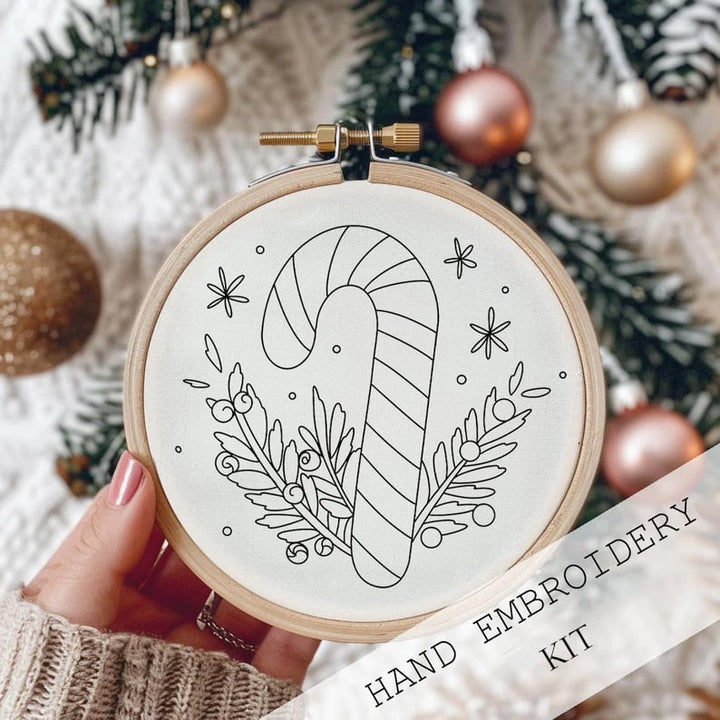Skanto | Weihnachtliches Stickset DIY | Komplettes Bastelset für selbstgemachte Deko | 20 cm