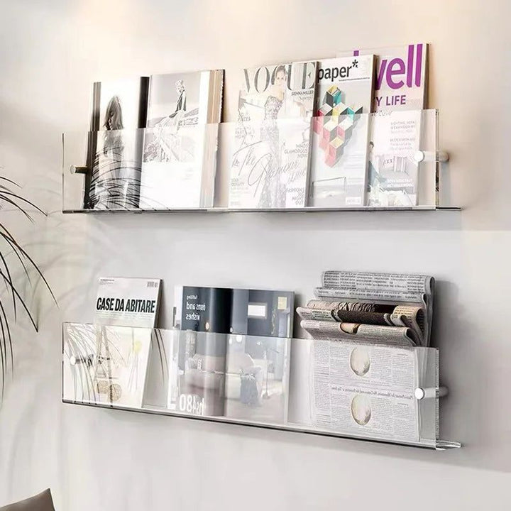 Skanto | ClearLine – Stilvolles Acryl-Wandregal für Zeitschriften