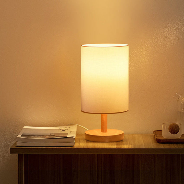 Skanto | Traditionelle japanische Zylinder-Holz-Stoff-1-Licht-Tischlampe für das Wohnzimmer