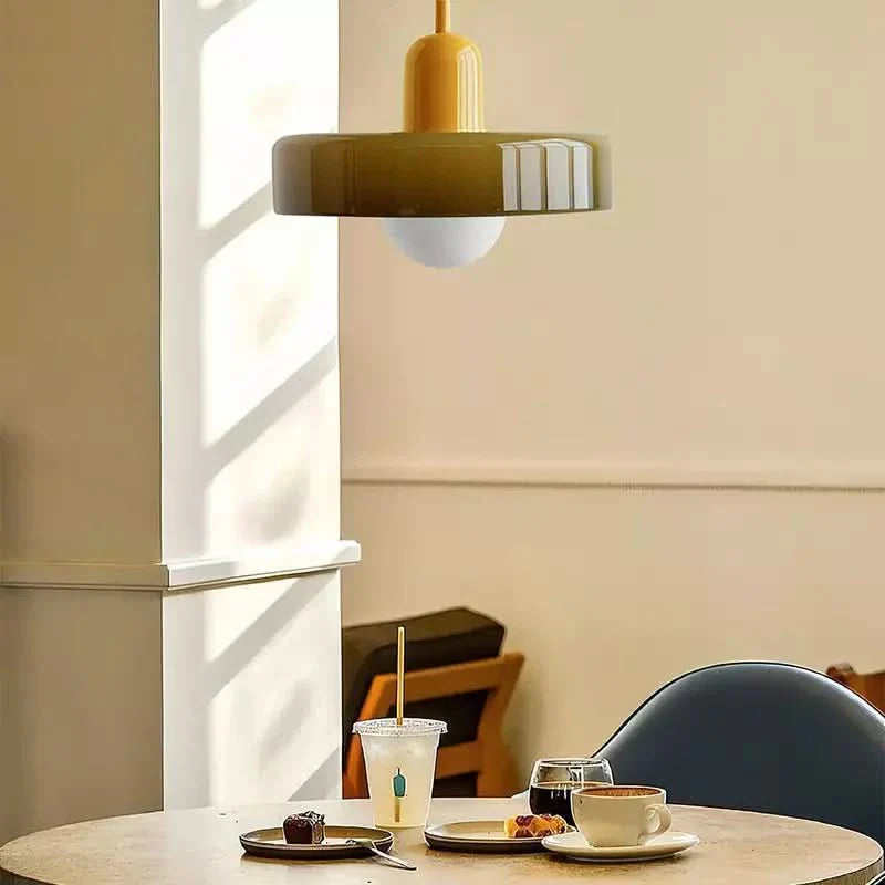 Skanto | Bauhaus Pendelleuchte aus farbigem Glas mit verstellbarer Aufhängung
